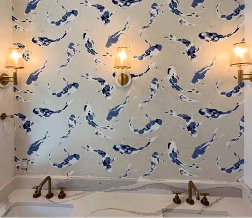 Bathtub with lamps